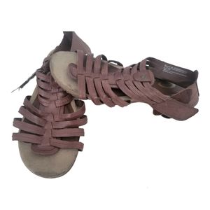 Denver Hayes Leather Sandals. Size 9.